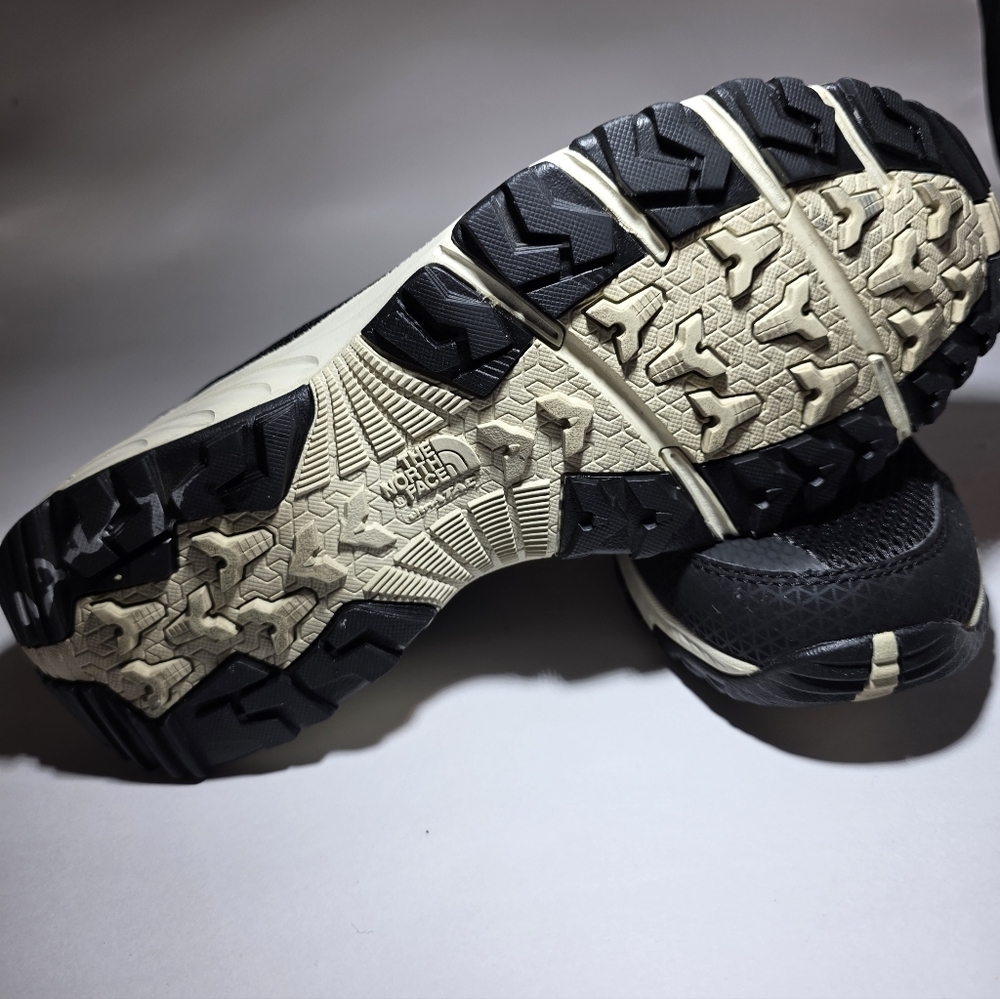 Thr North Face Black and Pink Women's Athletic Shoes - Picture 7 of 7